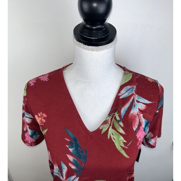 Christian Siriano NY Size Small Red Floral Short Sleeve Shift Dress Hi Low NEW - Picture 2 of 8